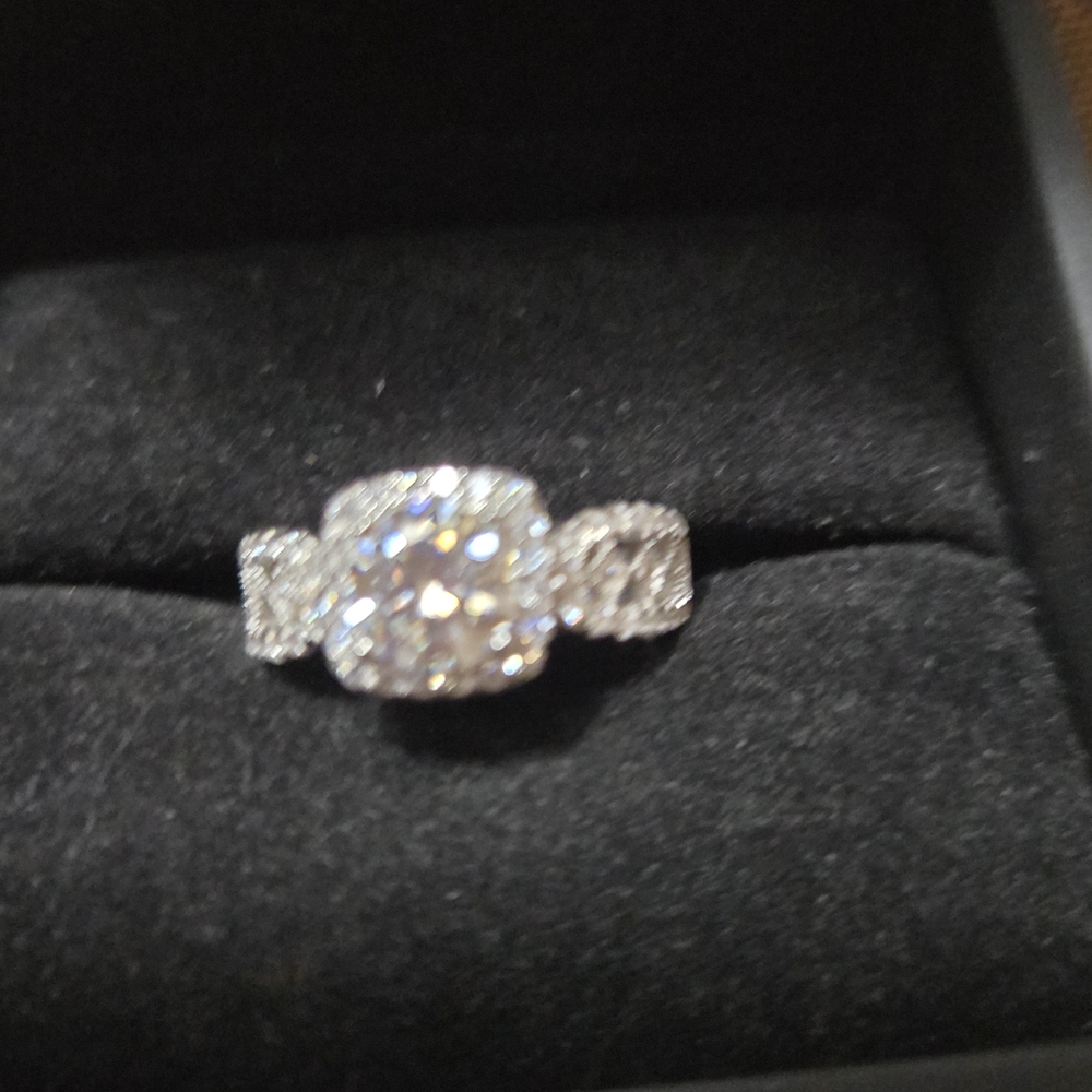 Elegant Silver Women's Ring